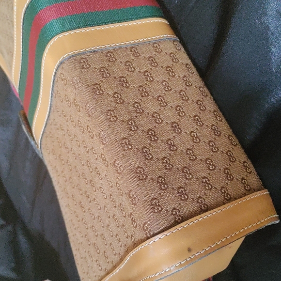 Vintage Gucci Clutch - Picture 5 of 8